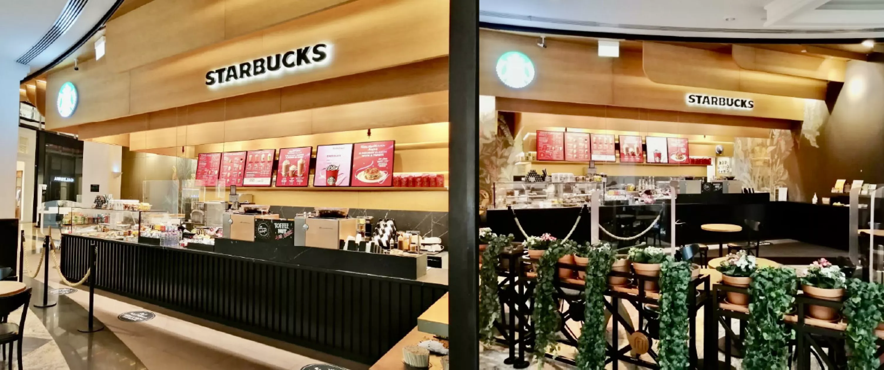 Mall of Emirates Atrium Starbucks